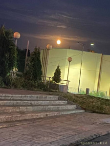 Вот вам здоровая луна <br />Точкой из Карелии